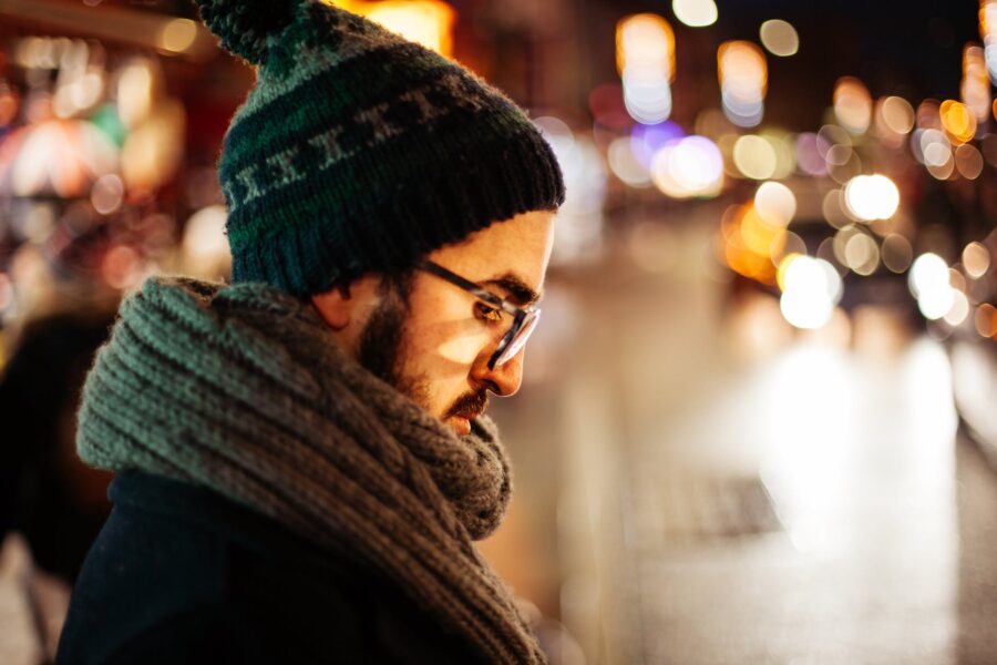 Preuzeti odgovornost, man wearing black knit hat
