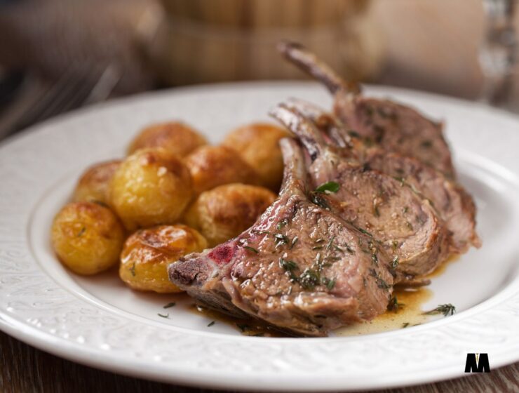 Janjetina s pečenim krumpirom