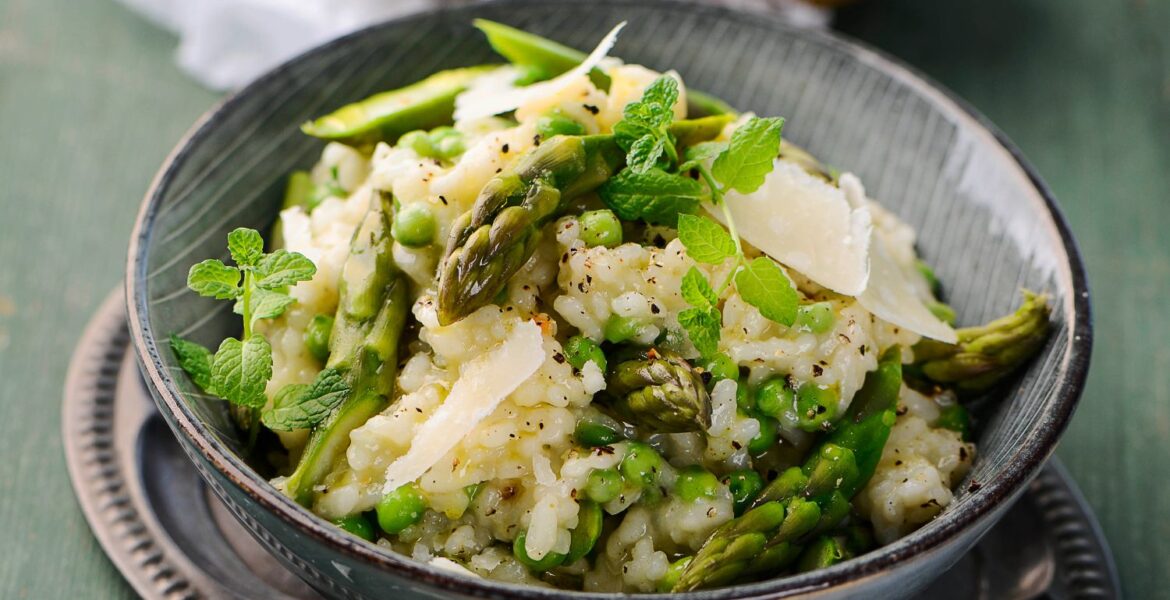 Kremasti rižoto sa sirom i šparogama