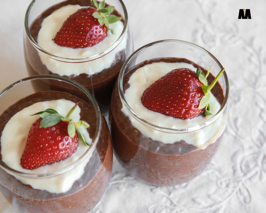 Chia puding s jagodama i čokoladom