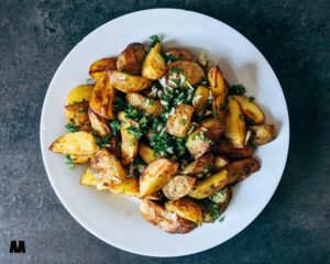 Hrskavi krumpirići s češnjakom i parmezanom